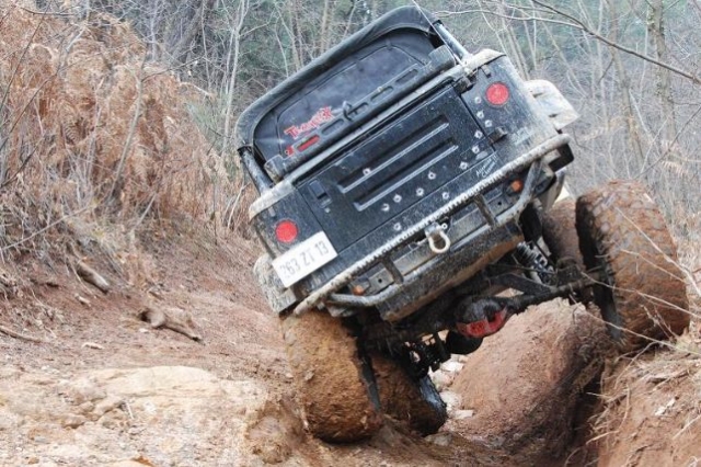  Saca su 4x4 del garaje